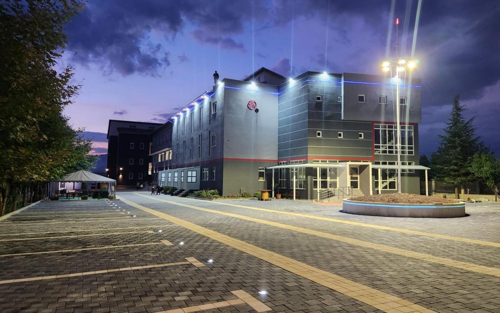Kompleksi Cfn Albania Bucimas Exteriér fotografie